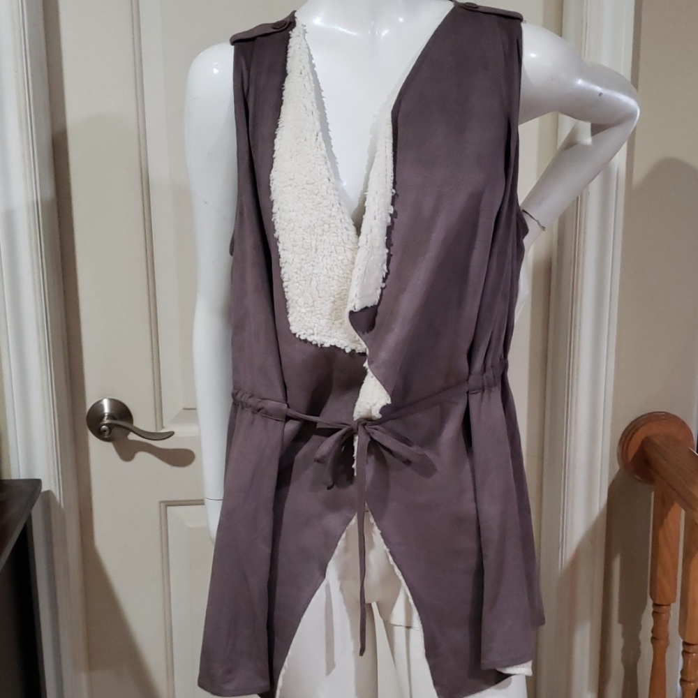 Umgee,  faux suede vest with cream fur on collar